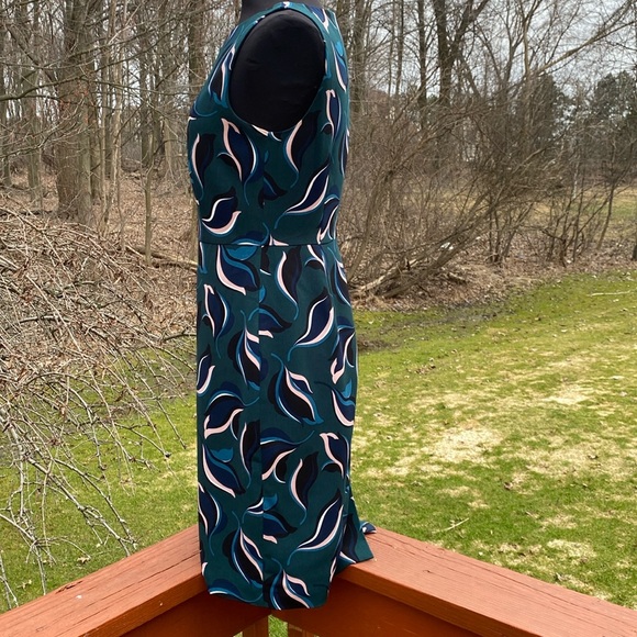 NWOT Beautiful Forest Green Dress,pale pink,blue, black, teal & white patterns. - Picture 4 of 11